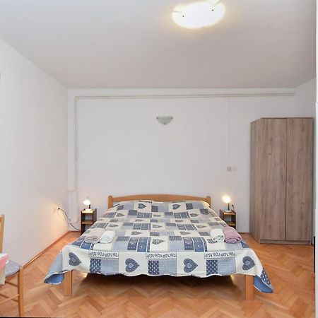 Rooms Veli Vrh 2208 Pula Exterior foto