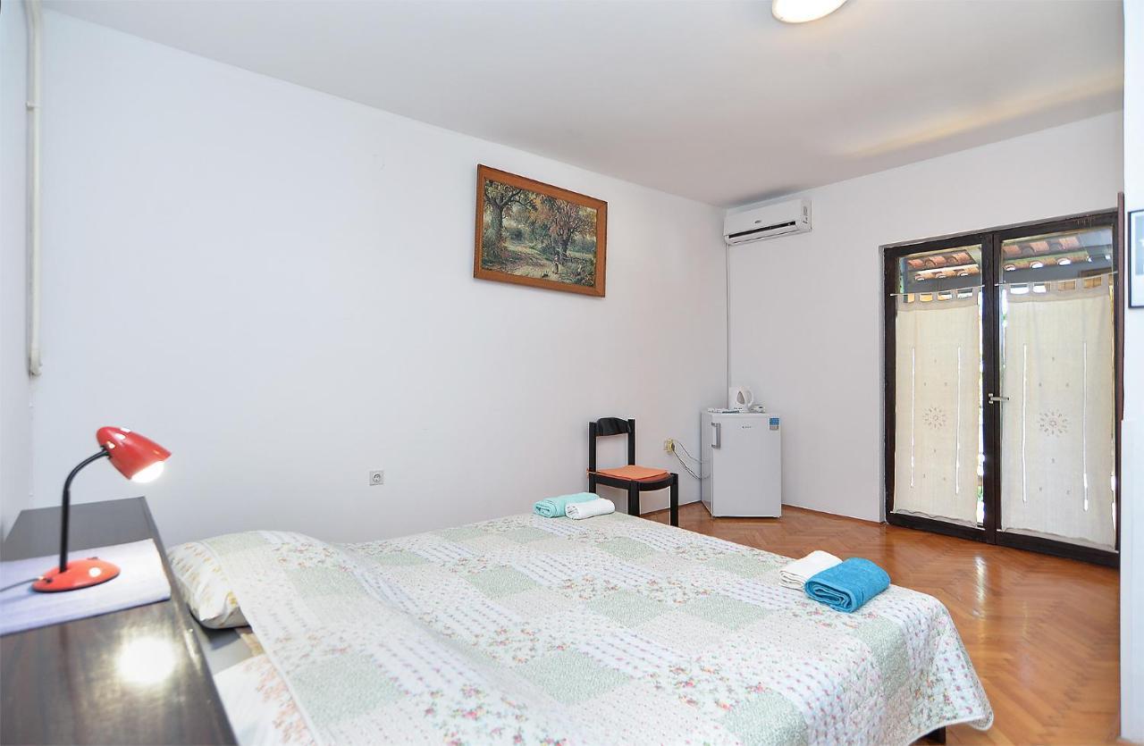 Rooms Veli Vrh 2208 Pula Exterior foto