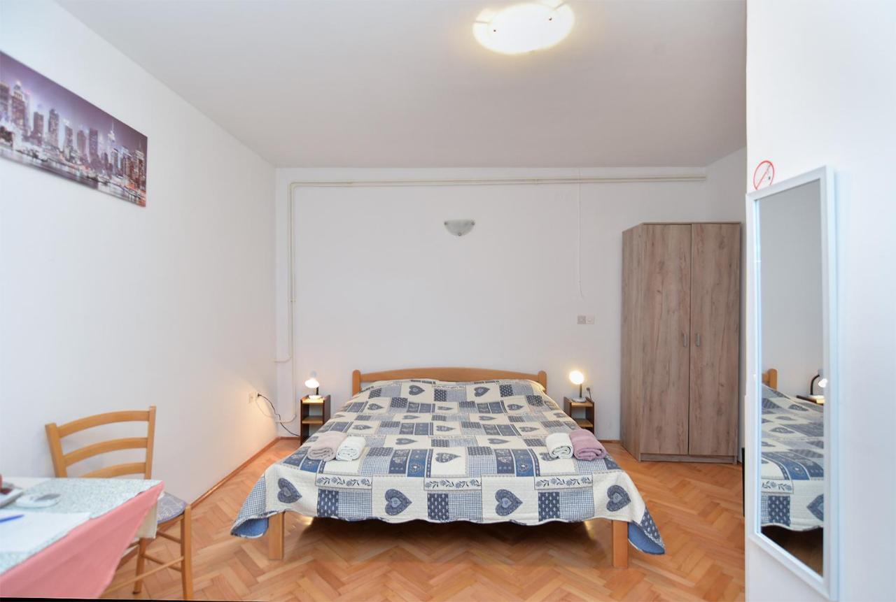 Rooms Veli Vrh 2208 Pula Exterior foto
