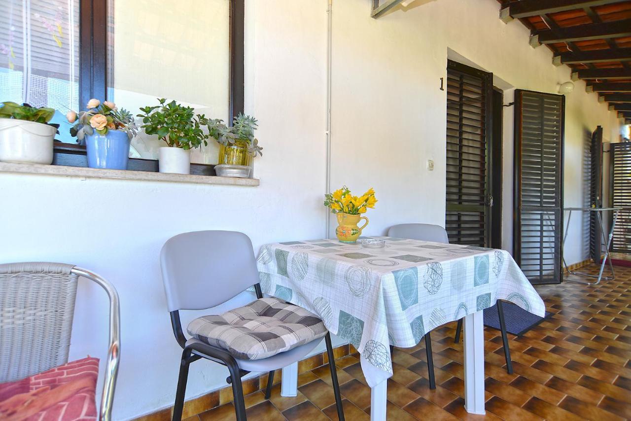 Rooms Veli Vrh 2208 Pula Exterior foto